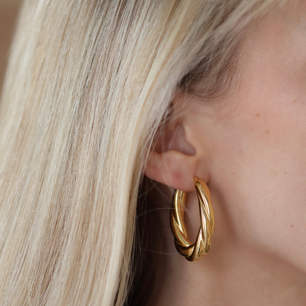 Statement Hoop
